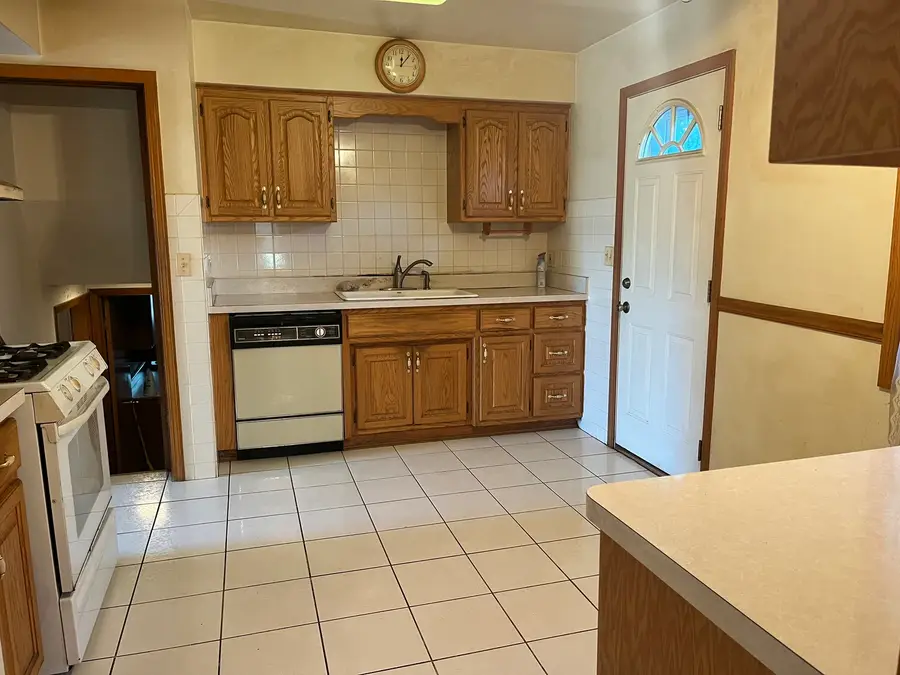 8414 Crawford Avenue, Skokie, IL 60076 - Image #3