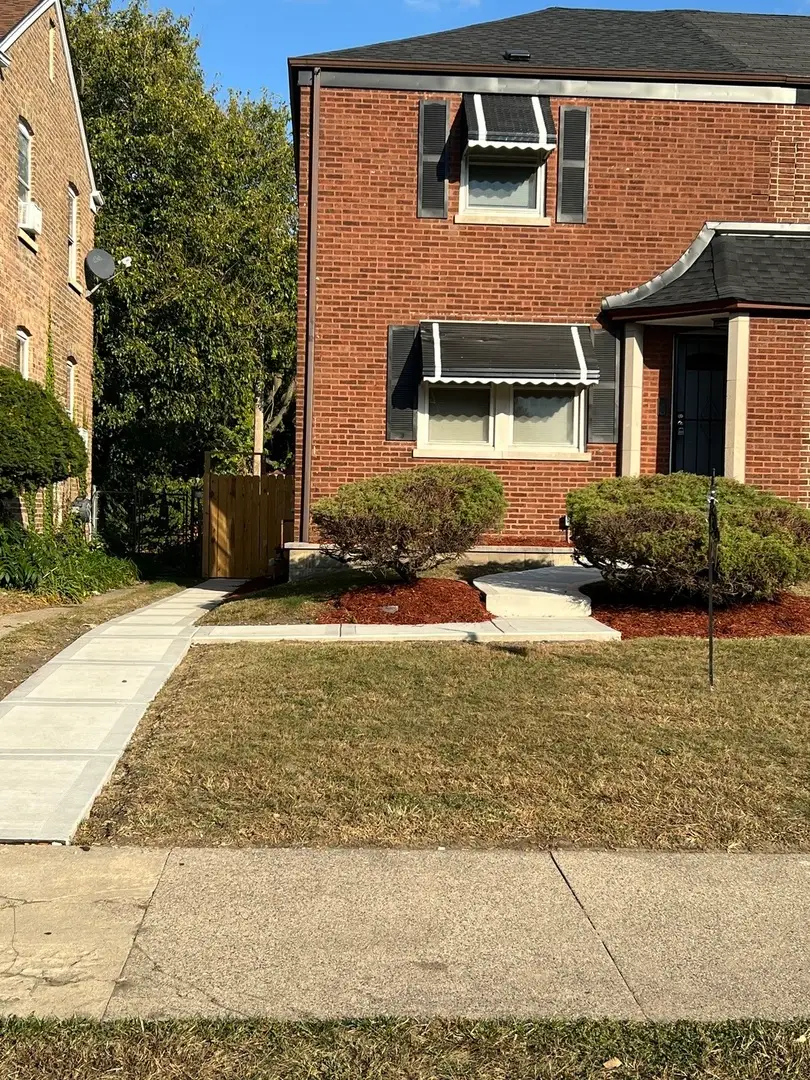 8521 S Saint Lawrence Avenue, Chicago, IL 60619 - Image #1