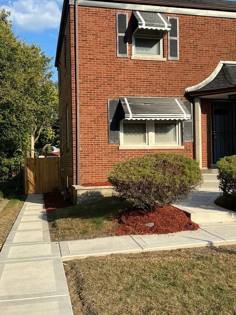 8521 S Saint Lawrence Avenue, Chicago, IL 60619 - Image #2