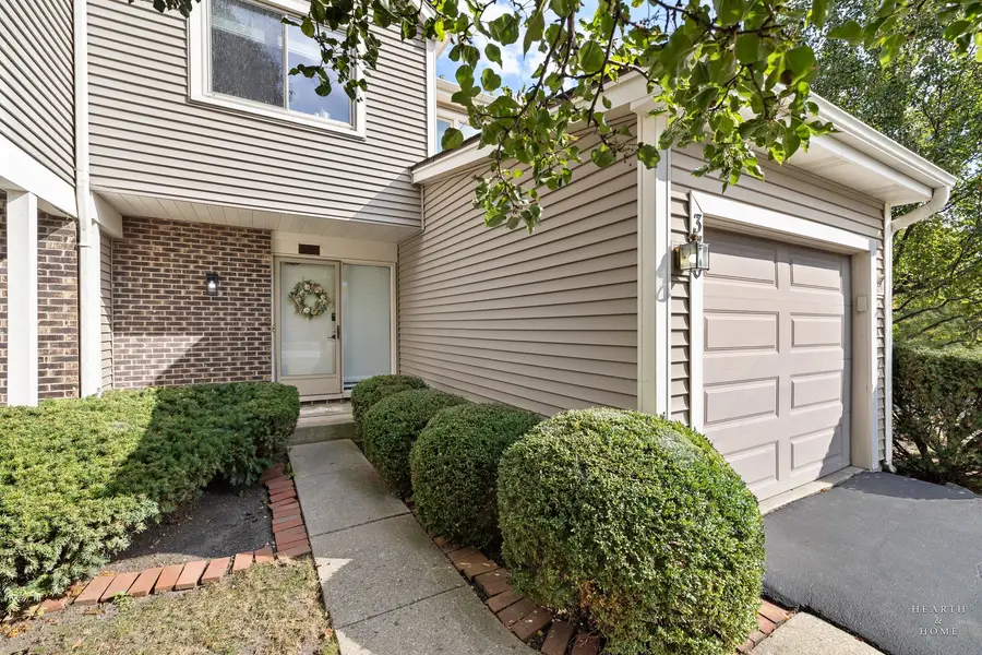340 E Forest Knoll Drive, Palatine, IL 60074 - Image #2
