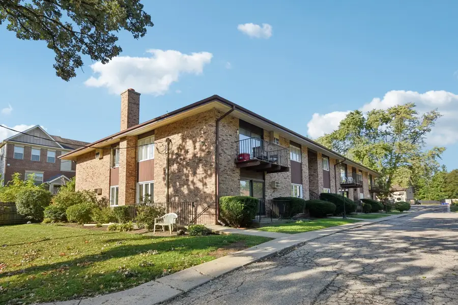 505 Kenilworth Avenue #4, Glen Ellyn, IL 60137 - Image #2
