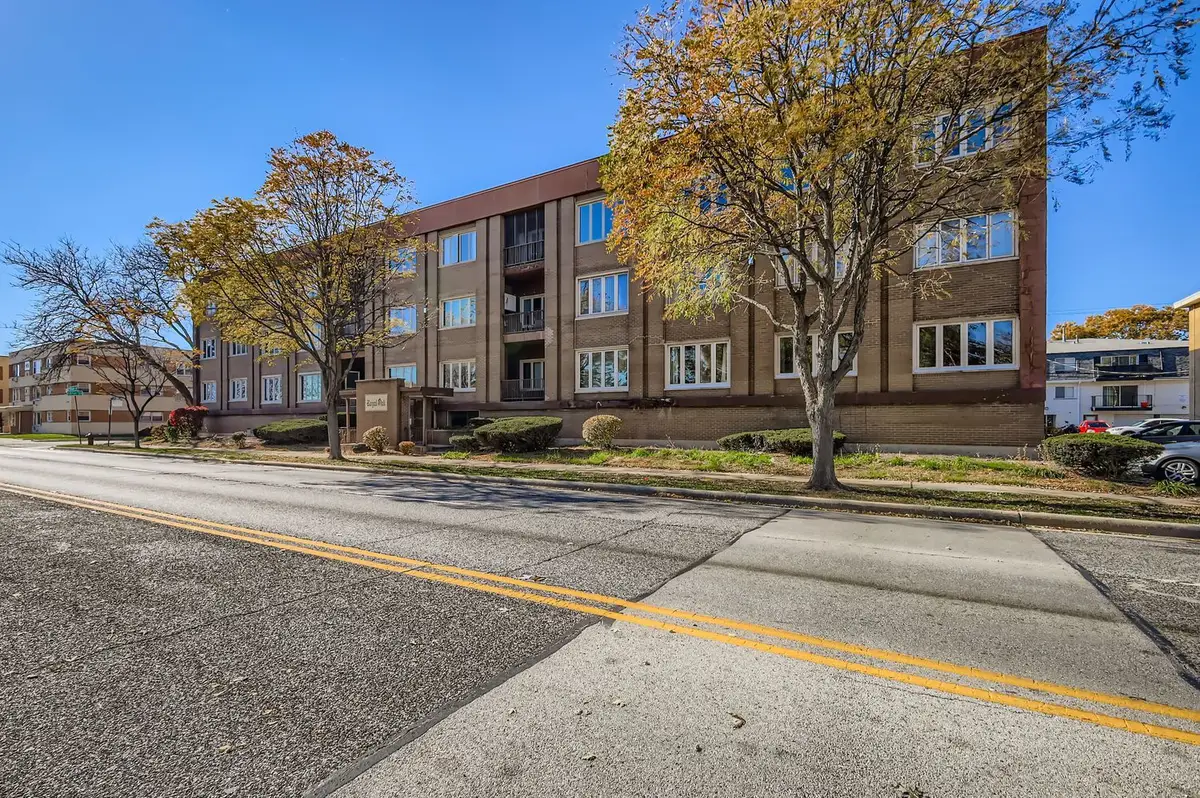 10048 S Pulaski Road #1E, Oak Lawn, IL 60453 - Image #1