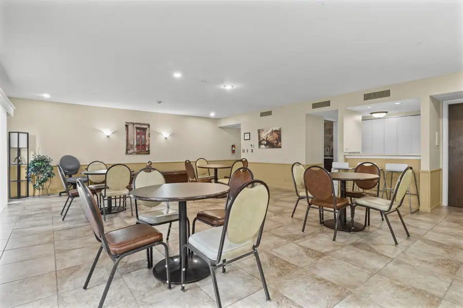 850 Wellington Avenue #311, Elk Grove Village, IL 60007 - Image #2