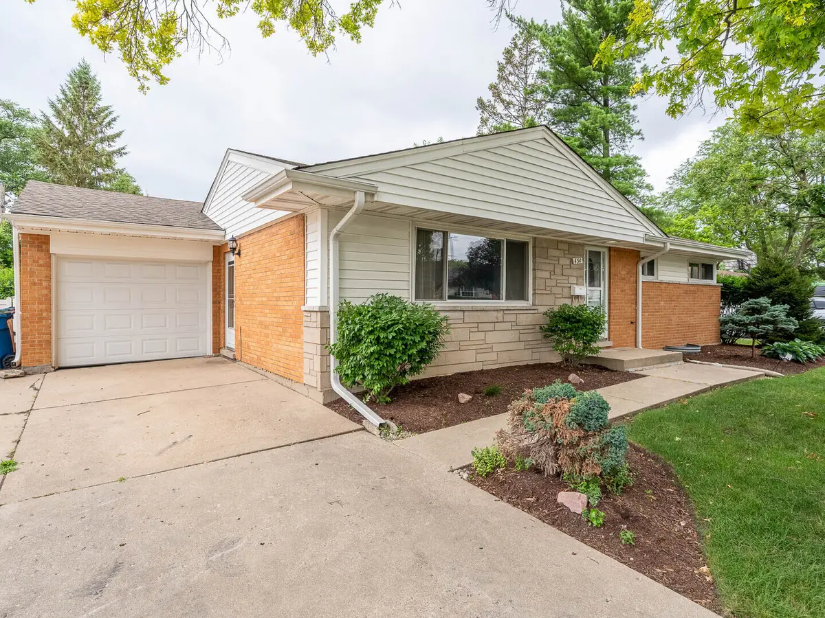 454 E Park Avenue, Elmhurst, IL 60126 - Image #1