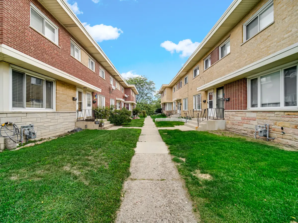 9457 Kenton Avenue #F, Skokie, IL 60076 - Image #1