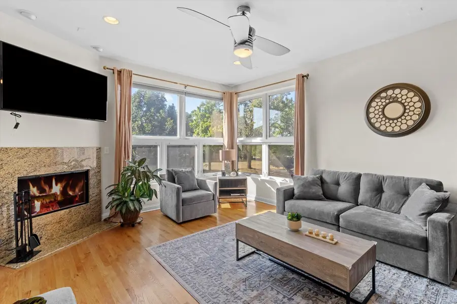 450 E Bowen Avenue #2W, Chicago, IL 60653 - Image #2