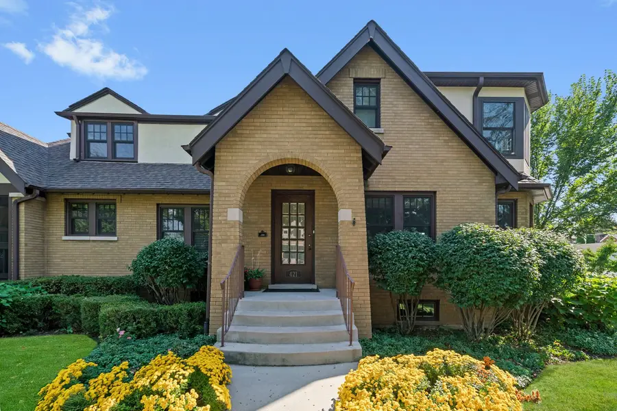 421 S Sunnyside Avenue, Elmhurst, IL 60126 - Image #2