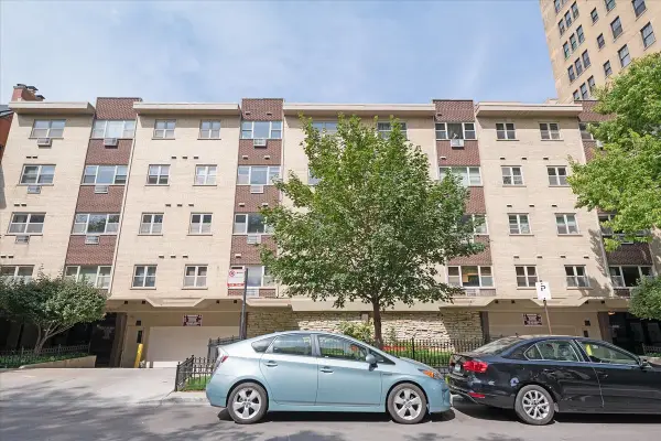 420 W Aldine Avenue #404, Chicago, IL 60657