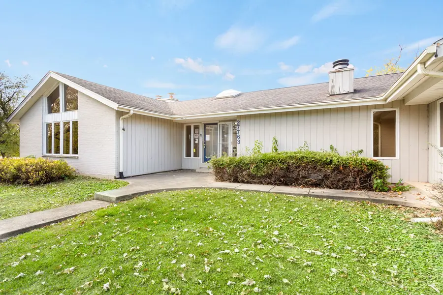 27763 W Lakeview Drive N, Lake Barrington, IL 60084 - Image #3