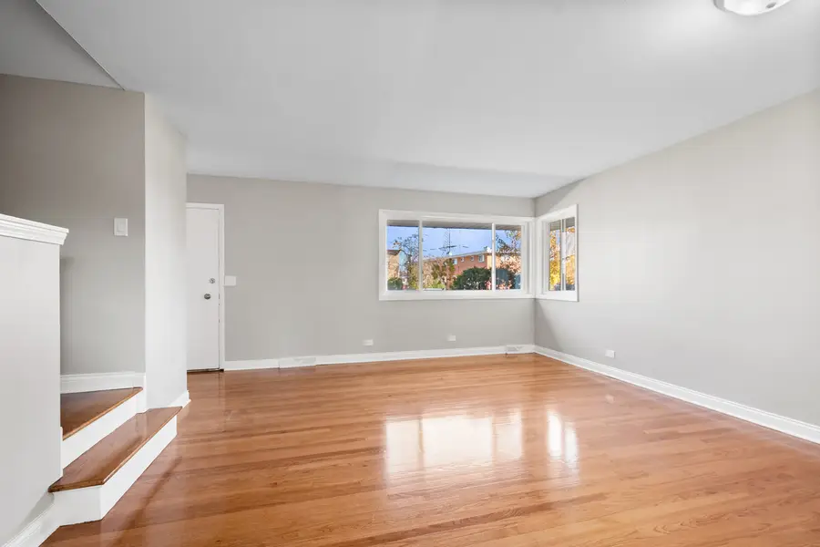 Address Withheld By Seller, Des Plaines, IL 60016 - Image #2