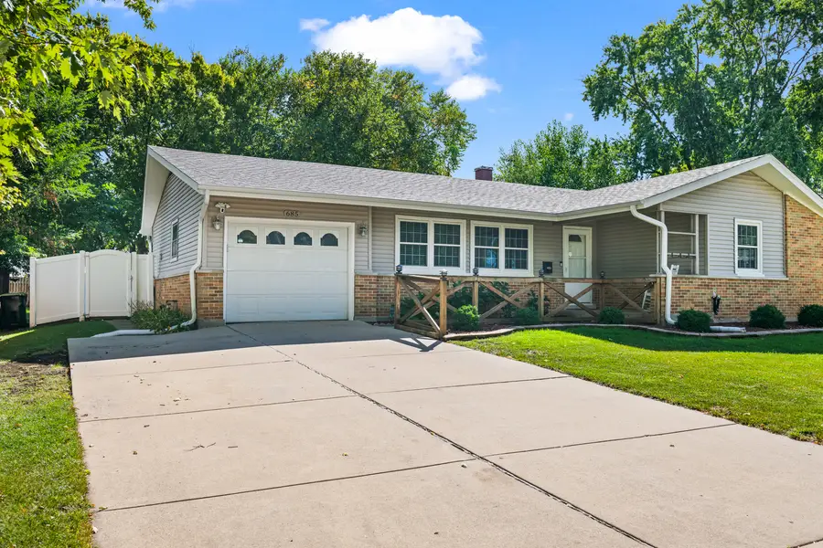 685 Maple Court, Elk Grove Village, IL 60007 - Image #2