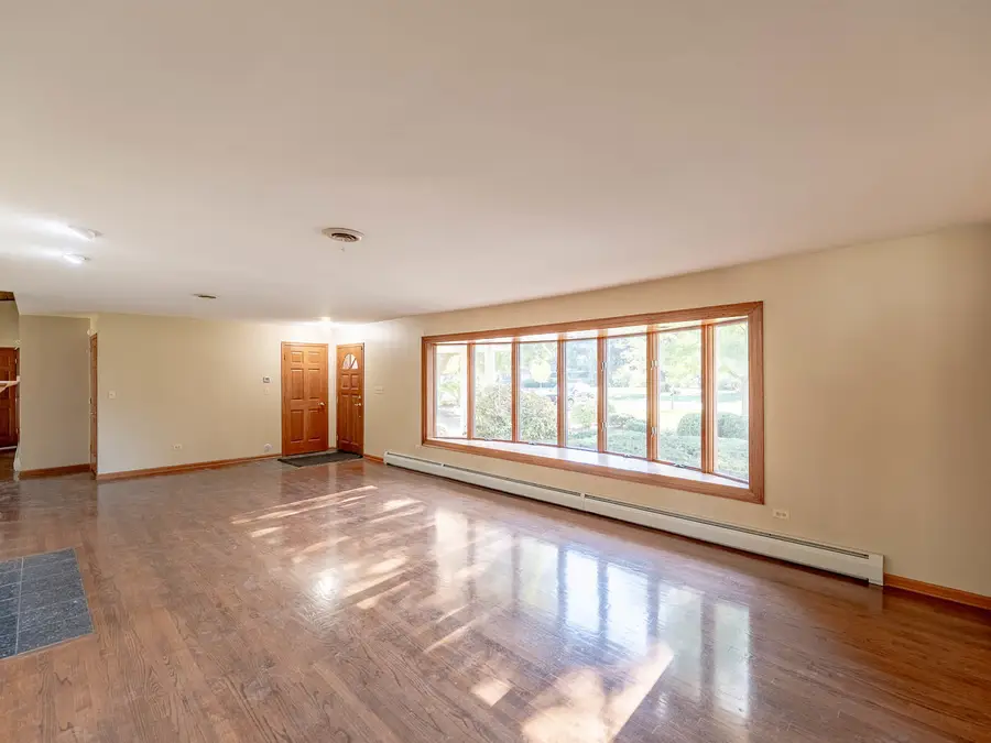 21 E Stonegate Drive, Prospect Heights, IL 60070 - Image #2