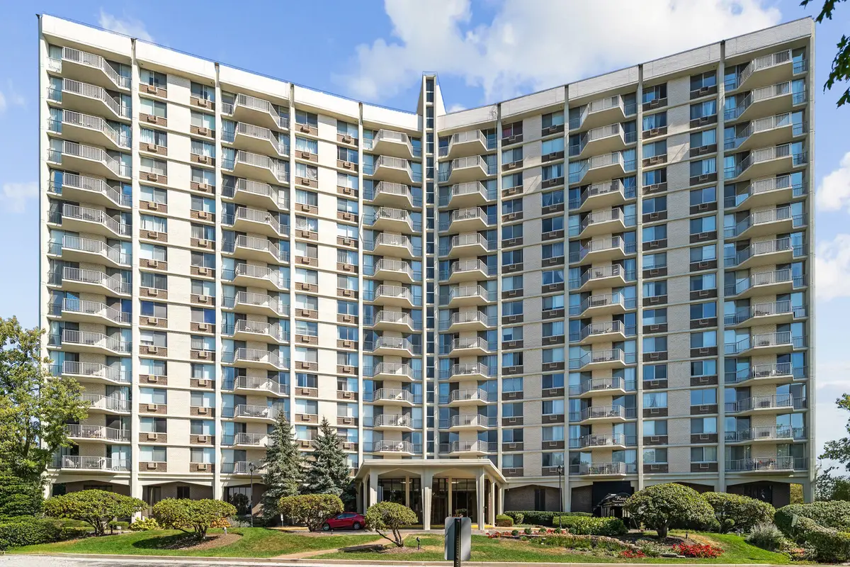 40 N Tower Road #1E, Oak Brook, IL 60523 - Image #1