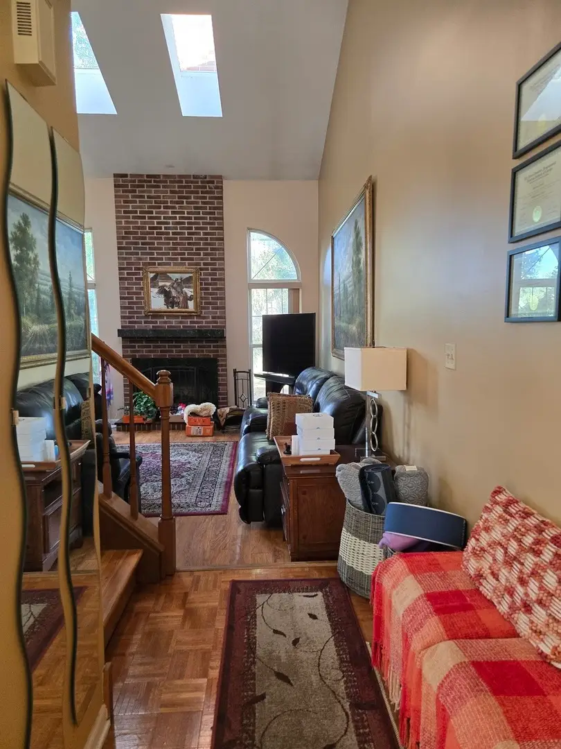 716 Clover Hill Court, Elk Grove Village, IL 60007 - Image #2