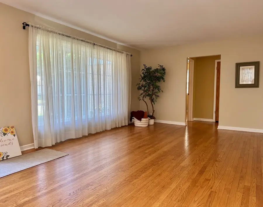 1440 S 4th Avenue, Des Plaines, IL 60018 - Image #2