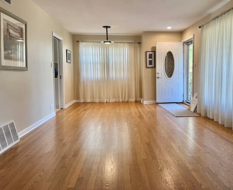 1440 S 4th Avenue, Des Plaines, IL 60018 - Image #3