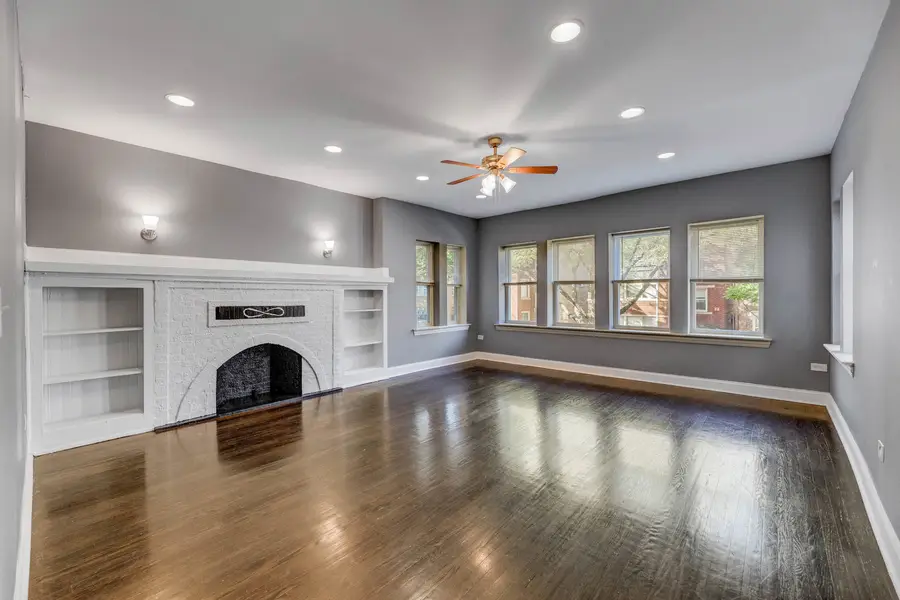 7025 S Chappel Avenue, Chicago, IL 60649 - Image #2