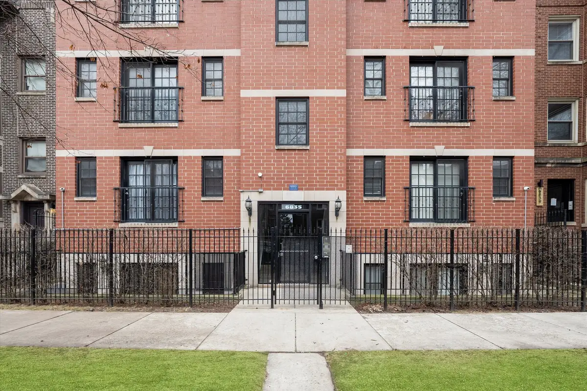 6835 S Cornell Avenue #2S, Chicago, IL 60649 - Image #1