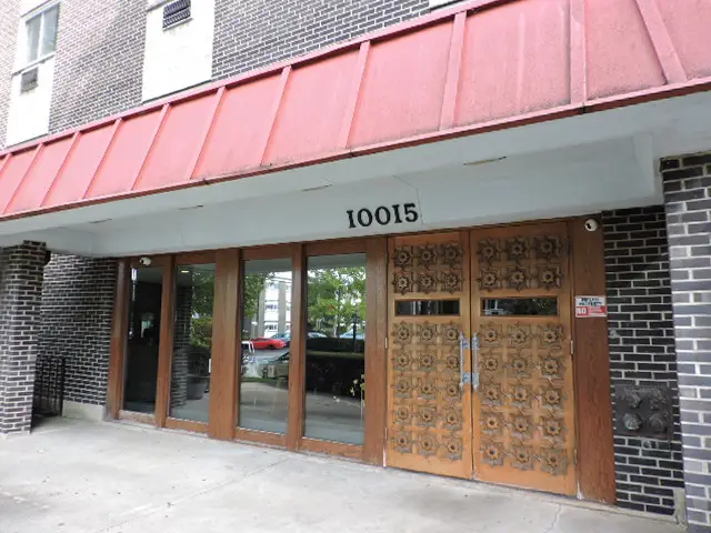 10015 Beverly Drive #105, Skokie, IL 60076 - Image #2