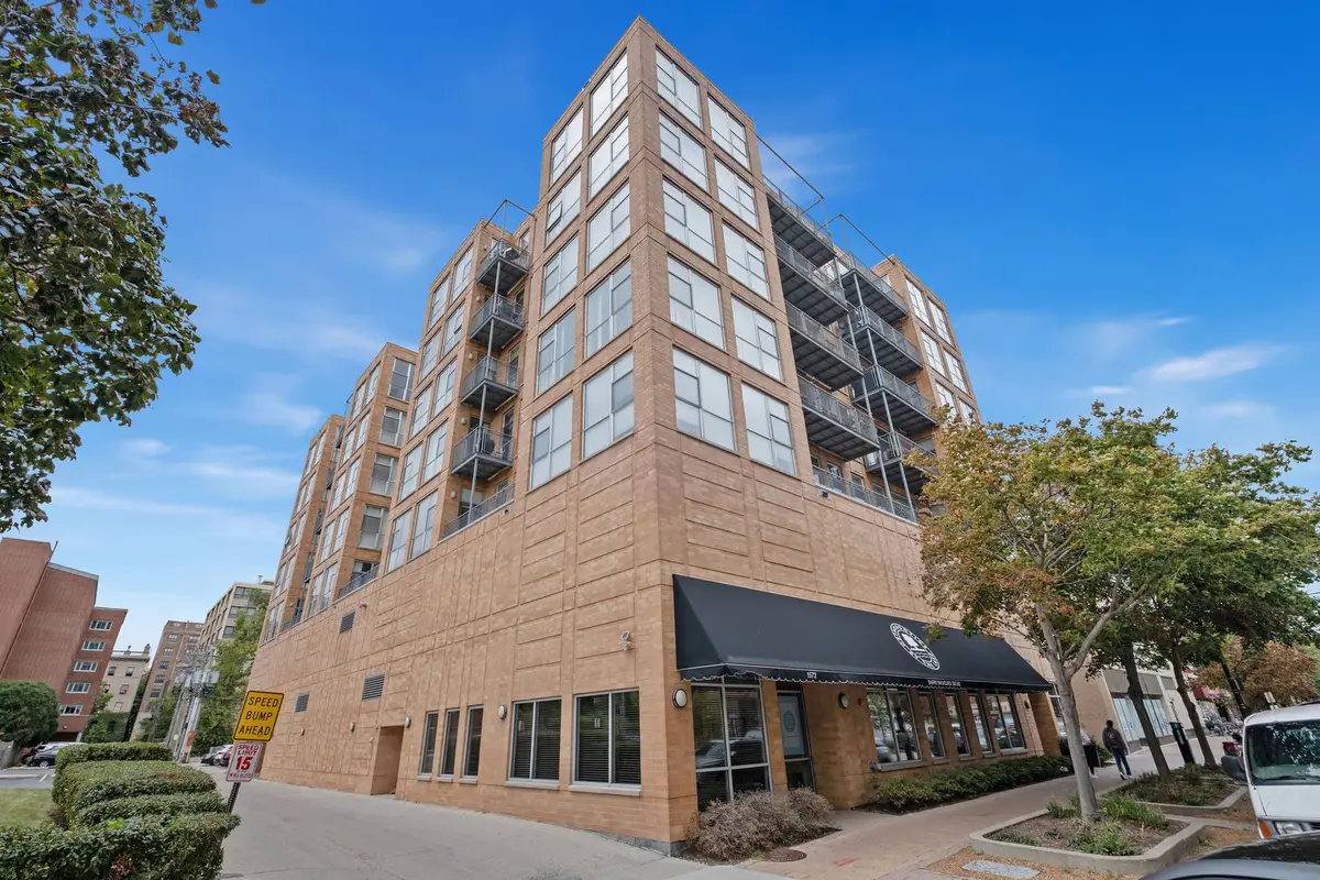 1572 Maple Avenue #501, Evanston, IL 60201 - Image #1