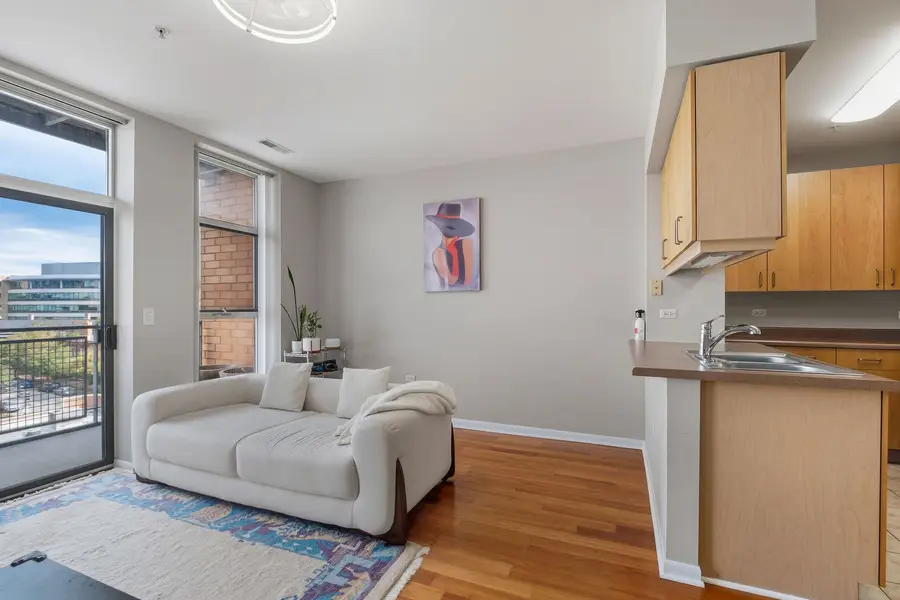 1572 Maple Avenue #501, Evanston, IL 60201 - Image #3