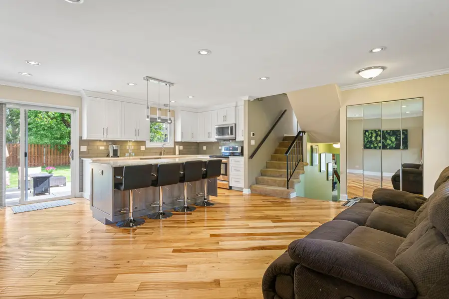 307 Albright Court, Vernon Hills, IL 60061 - Image #2