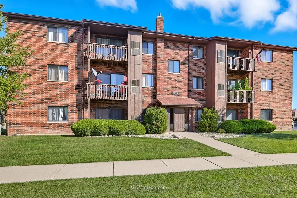 15701 Peggy Lane #3, Oak Forest, IL 60452 - Image #1