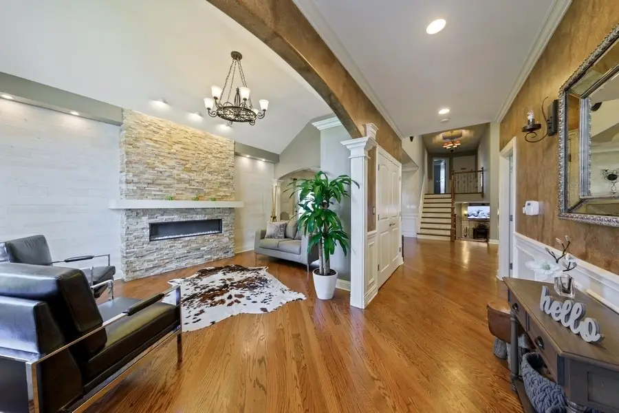 7037 W 72nd Place, Chicago, IL 60638 - Image #2