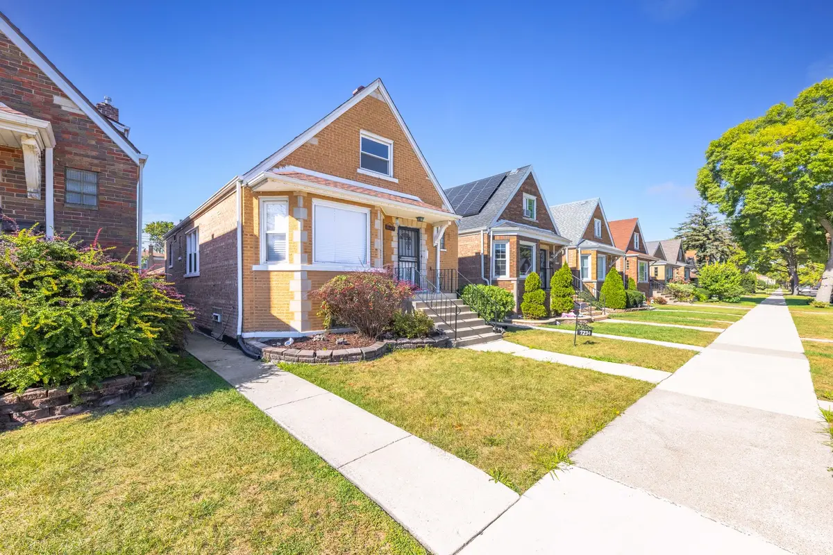 7234 S Sacramento Avenue, Chicago, IL 60629 - Image #1
