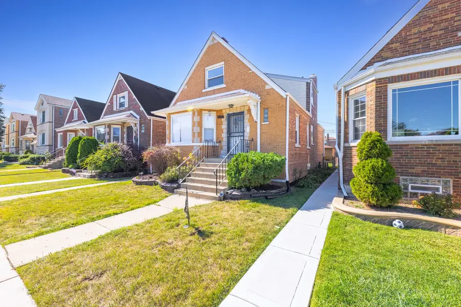 7234 S Sacramento Avenue, Chicago, IL 60629 - Image #2