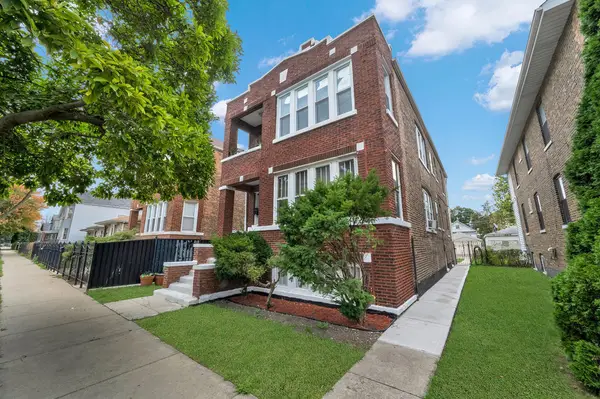 3951 S Campbell Avenue, Chicago, IL 60632