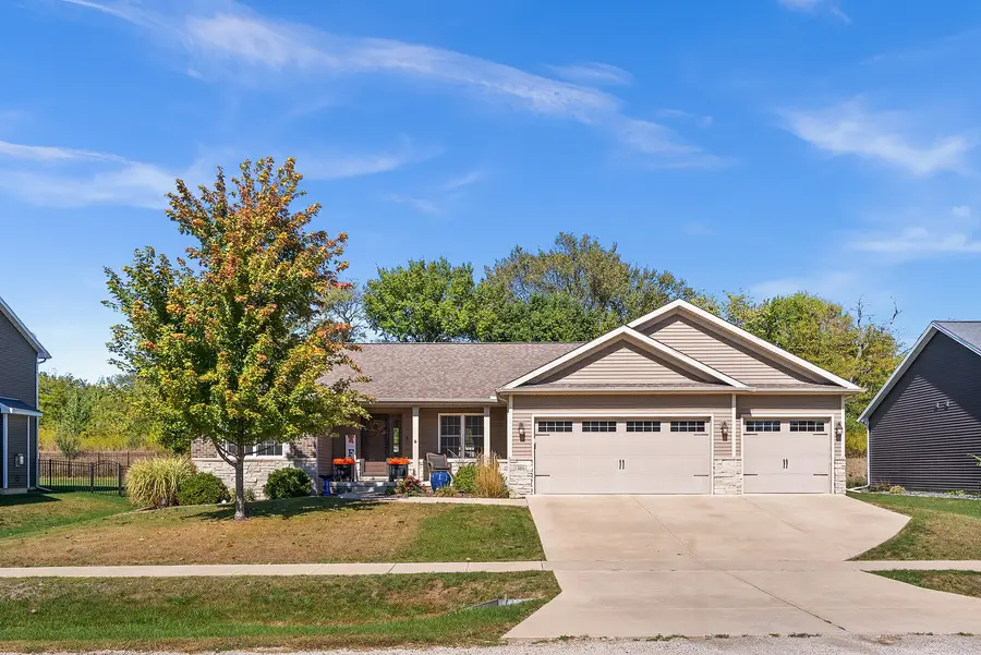 406 Raef Road, Downs, IL 61736 - Image #2
