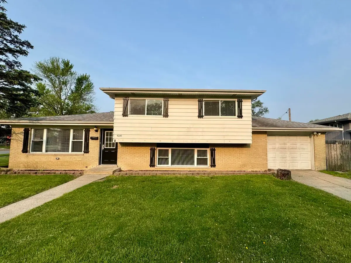 4230 Barry Lane, Oak Forest, IL 60452 - Image #1