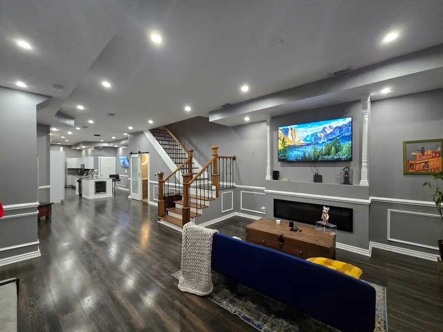 4049 S Indiana Avenue, Chicago, IL 60653 - Image #2