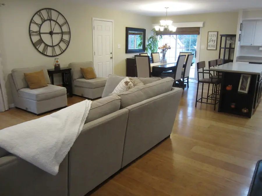 531 Parkside Circle, Streamwood, IL 60107 - Image #3