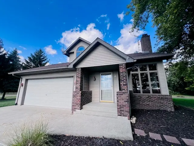 7705 Lakewood Road, Weldon, IL 61882 - Image #1