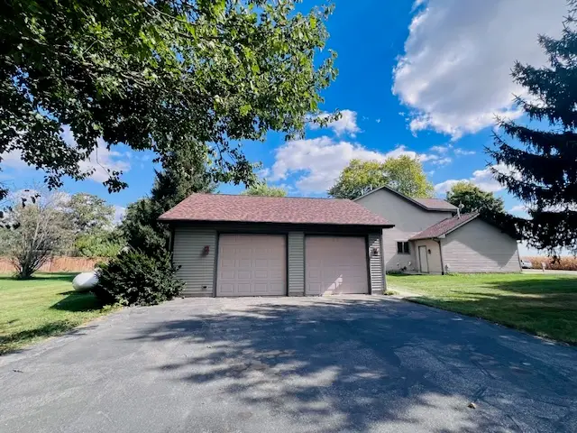 7705 Lakewood Road, Weldon, IL 61882 - Image #2