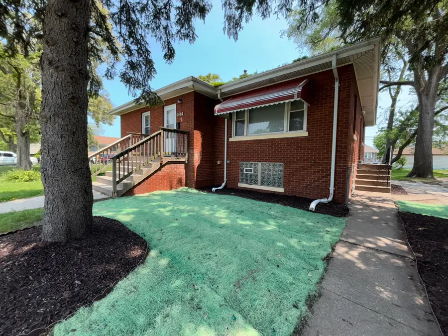 655 Hirsch Avenue, Calumet City, IL 60409 - Image #2