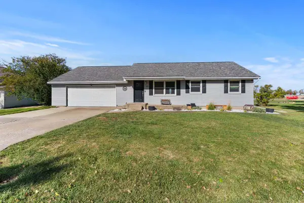 208 E 8th Street, Gridley, IL 61744