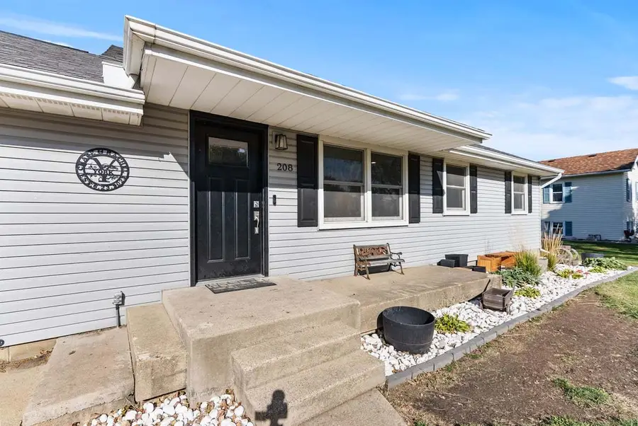 208 E 8th Street, Gridley, IL 61744 - Image #2