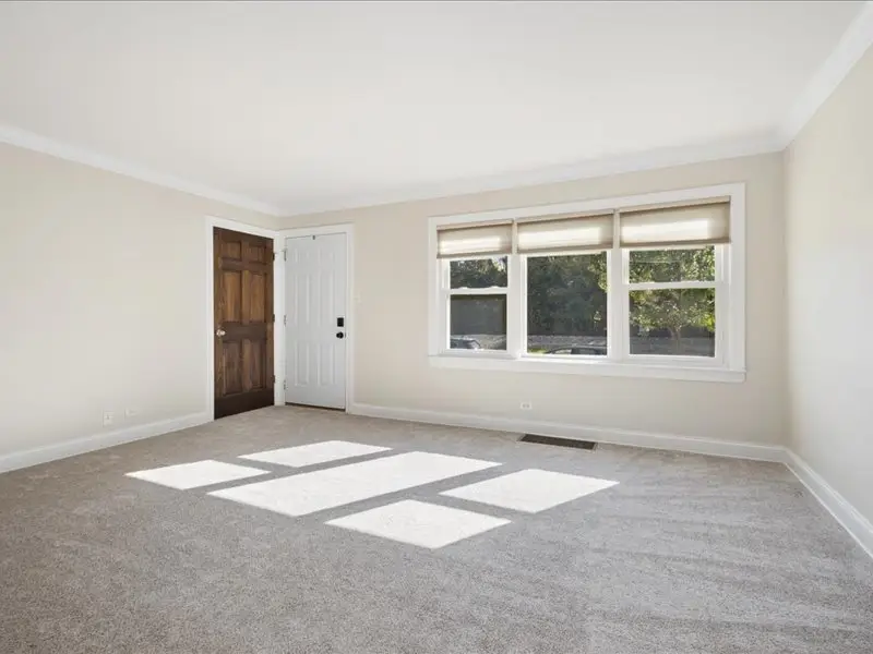 10726 S Sacramento Avenue, Chicago, IL 60655 - Image #3