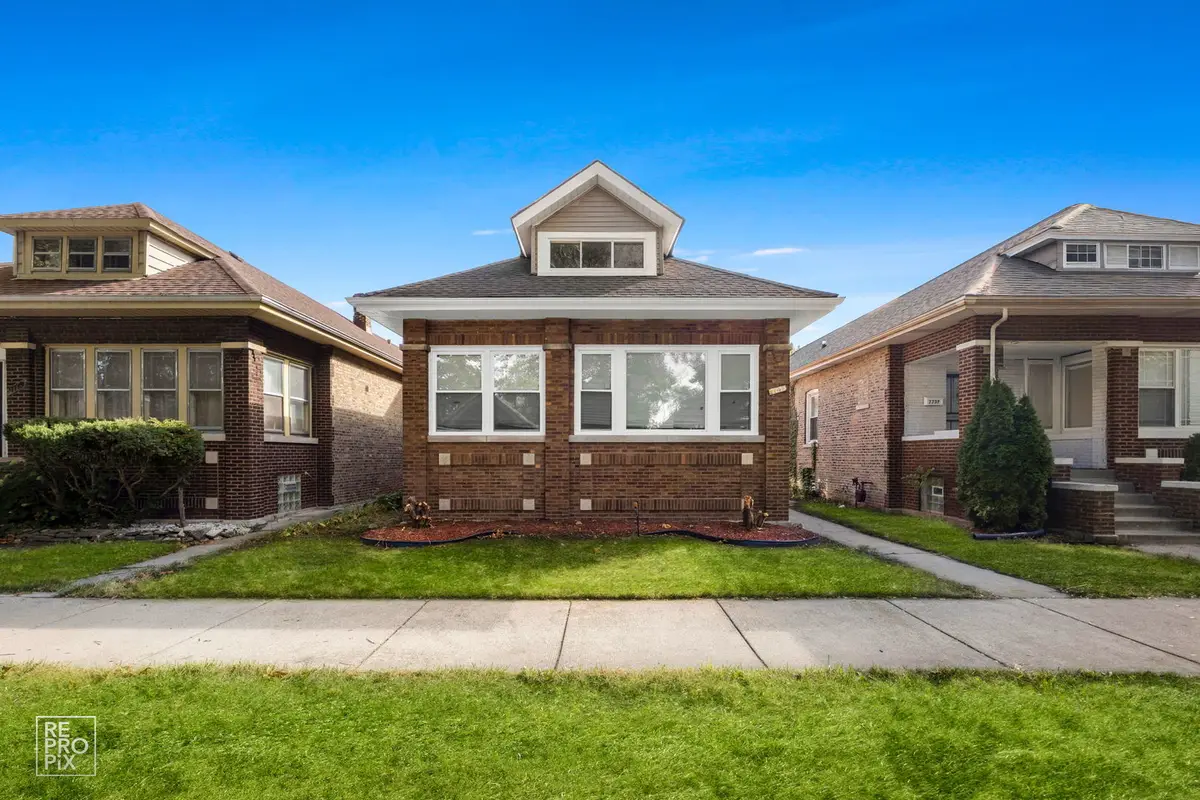 7733 S Luella Avenue, Chicago, IL 60649 - Image #1