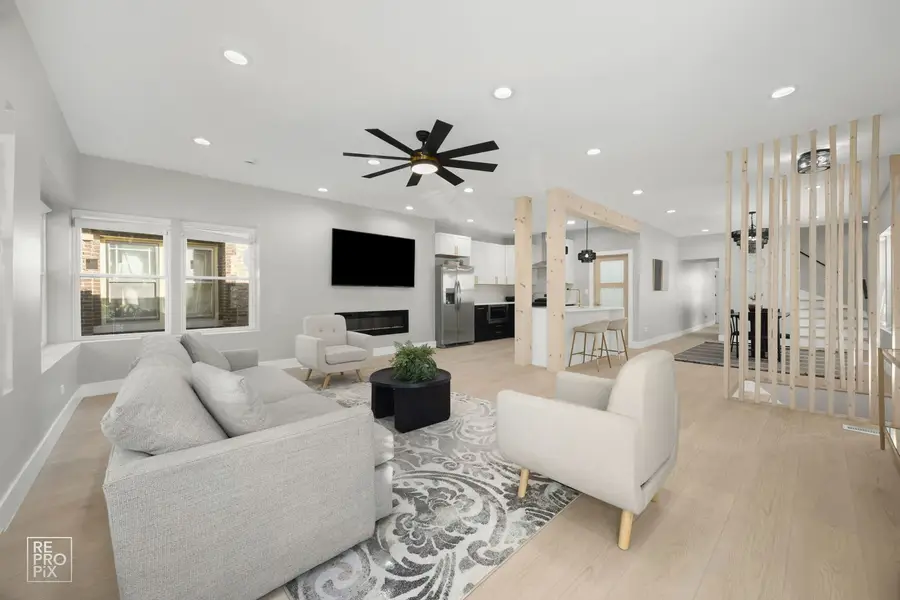 7733 S Luella Avenue, Chicago, IL 60649 - Image #2