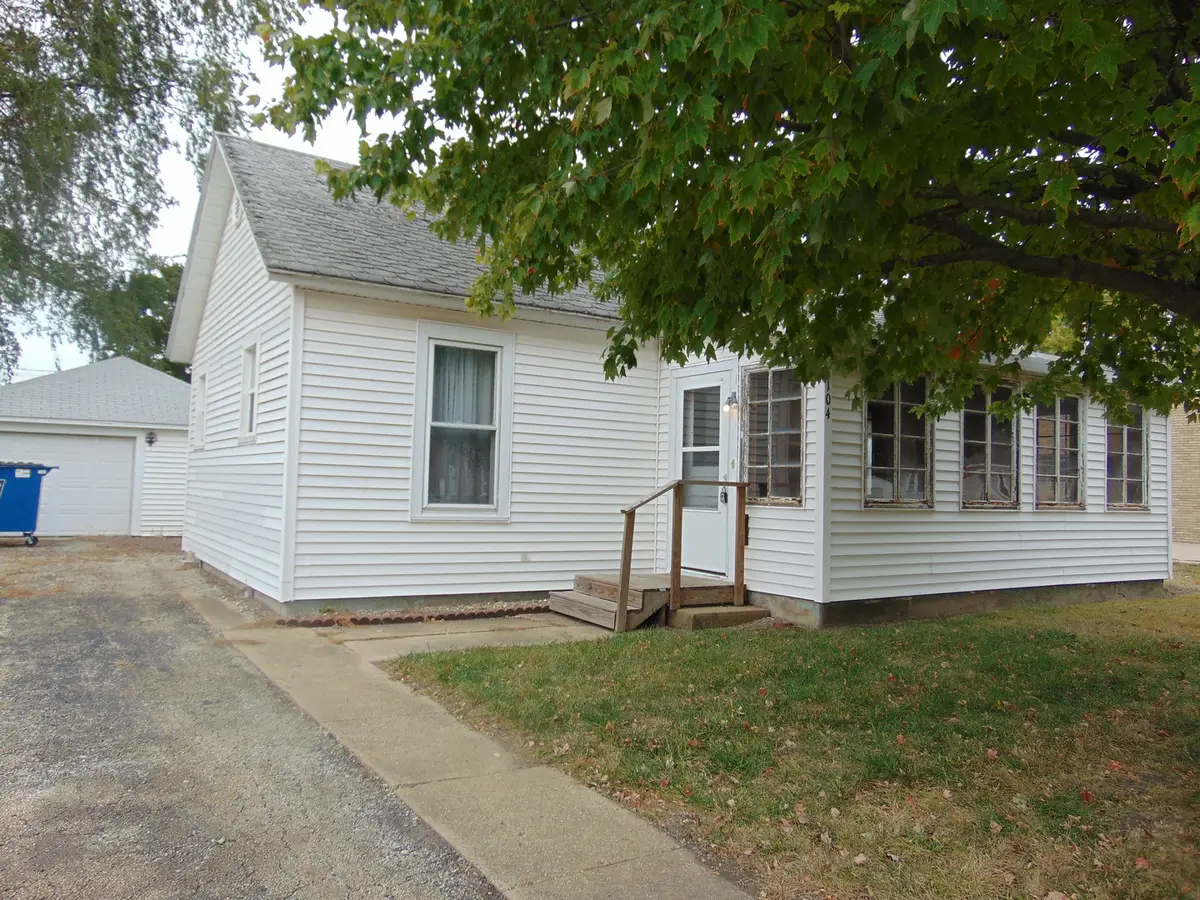 104 W Oliver Street, Mansfield, IL 61854 - Image #1