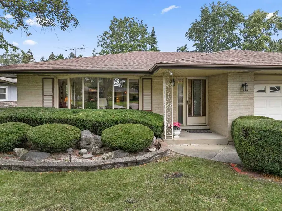 1512 N Oneida Lane, Mount Prospect, IL 60056 - Image #3