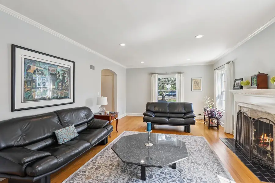 846 Wagner Road, Glenview, IL 60025 - Image #3