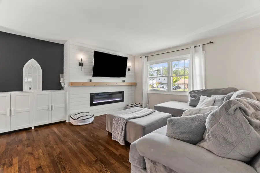 1345 Jefferson Road, Hoffman Estates, IL 60169 - Image #3