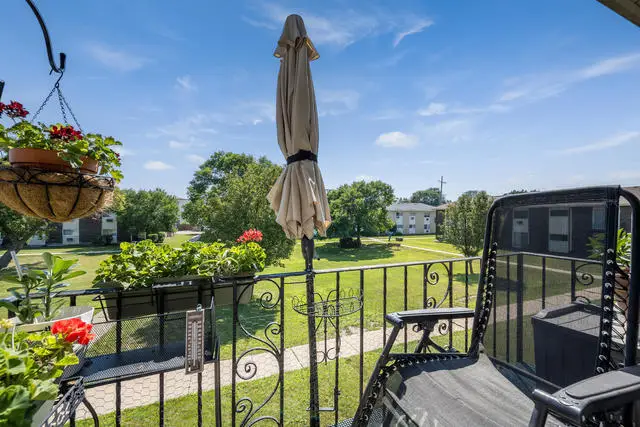 8808 N Leslie Lane #2F, Des Plaines, IL 60016 - Image #2