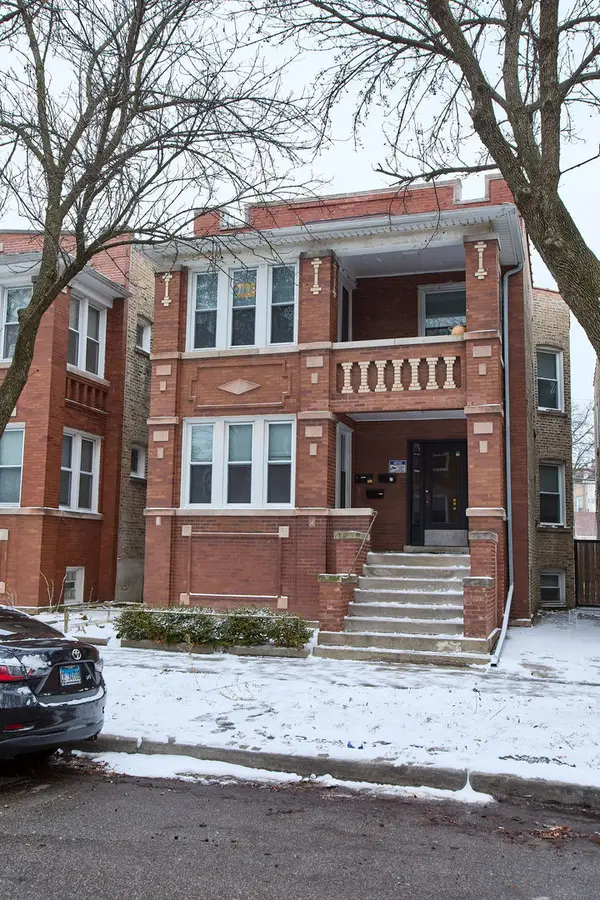 3322 W Wilson Avenue, Chicago, IL 60625