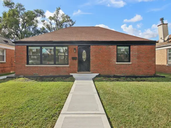 404 Frederick Avenue, Bellwood, IL 60104